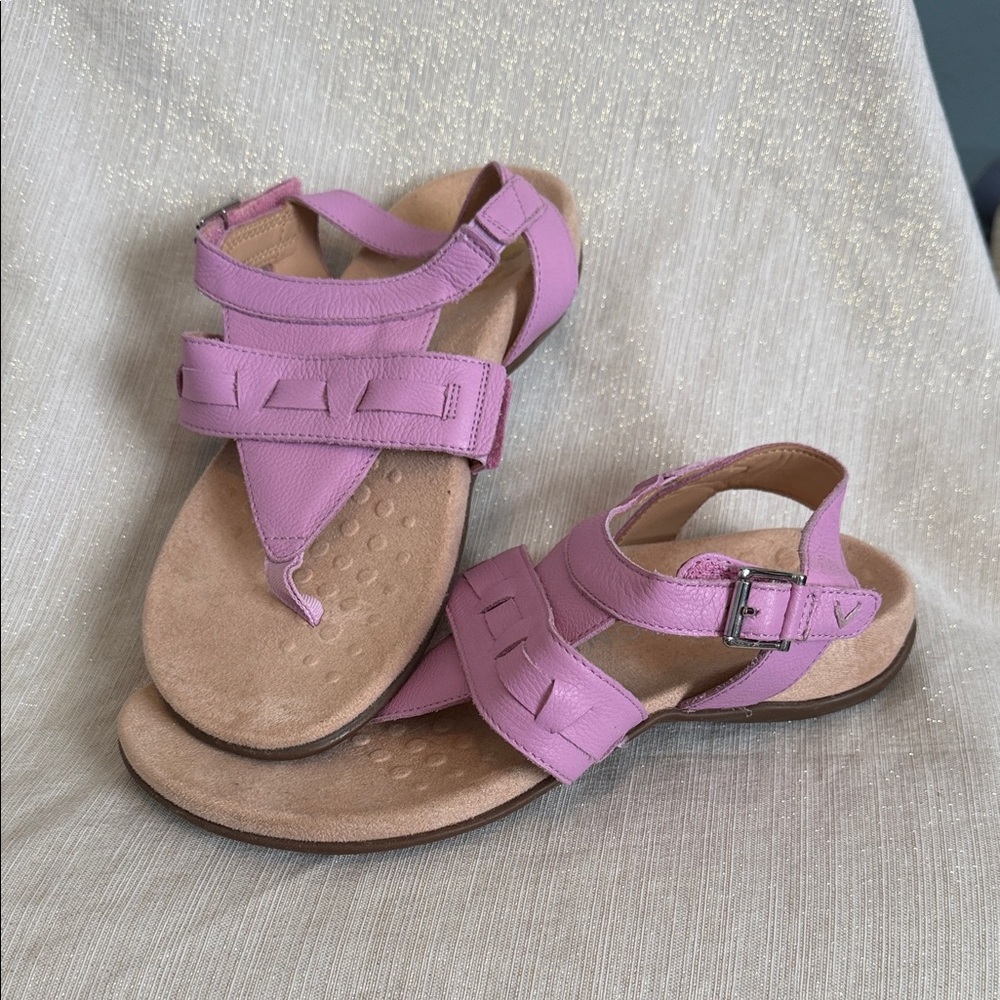 Vionic Women’s Lavender Comfort Leather Sandals Sz 7